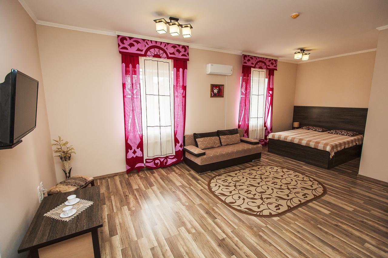 Slavyanskaya Hata Hotel Baranowicze Zewnętrze zdjęcie